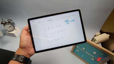 Gak <em>Mudeng</em> Matematika? Galaxy Tab S10 FE Bisa Bantuin, Nih!